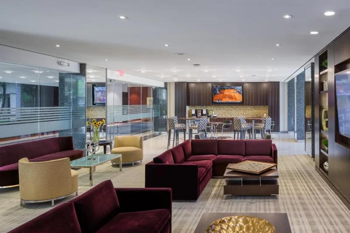 Beautiful 2Br Apartment At Crystal City With Gym Arlington Buitenkant foto