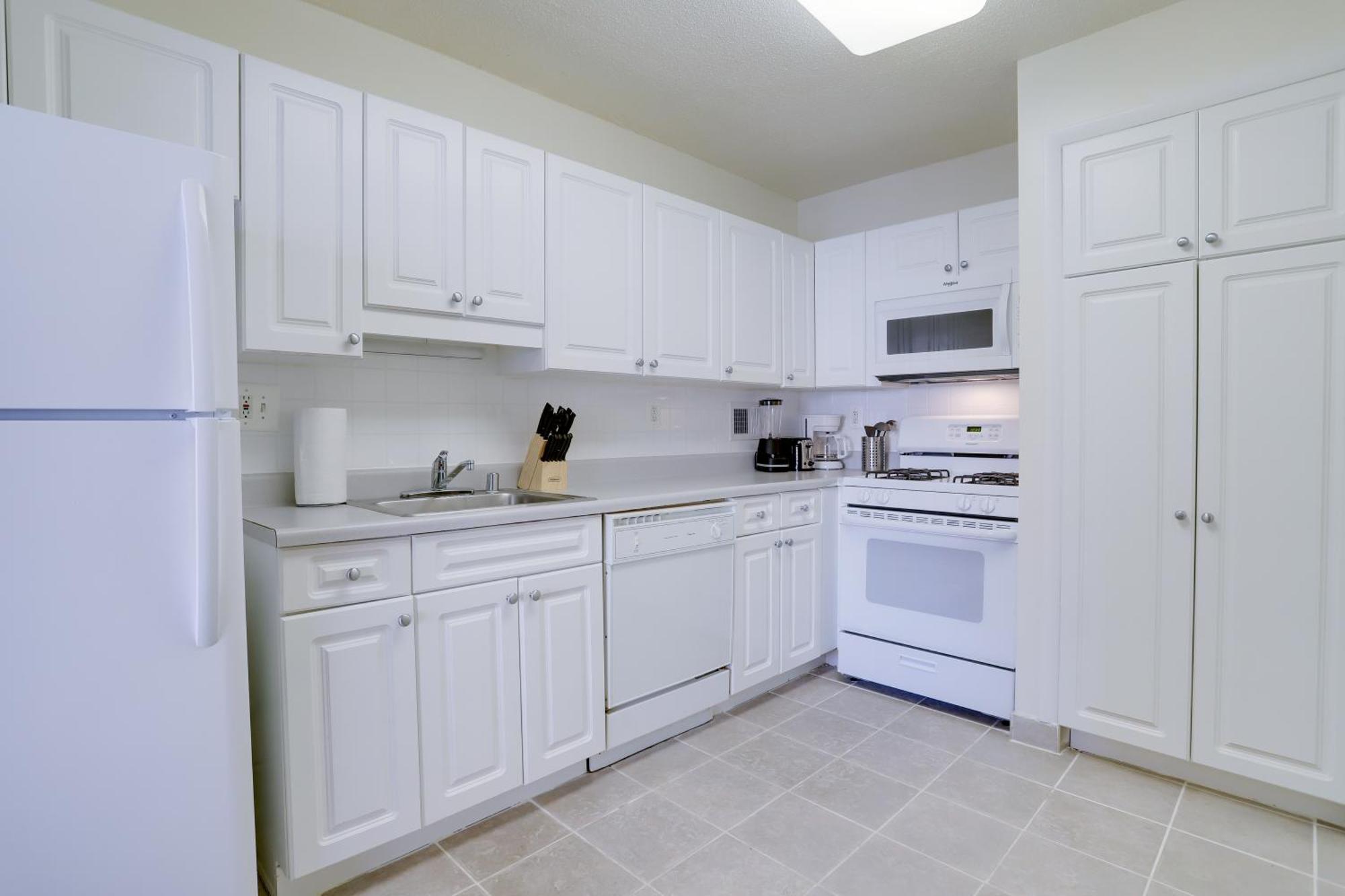 Beautiful 2Br Apartment At Crystal City With Gym Arlington Buitenkant foto